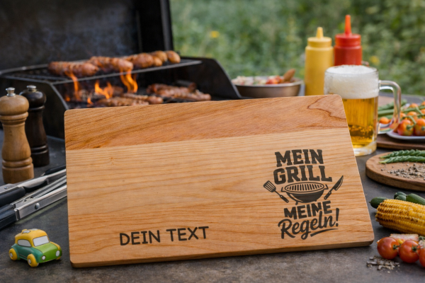 Personalisiertes Schneidebrett aus Esche für Grillfans